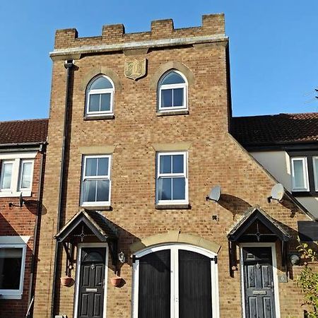 The Castle Villa Killingworth Exterior photo