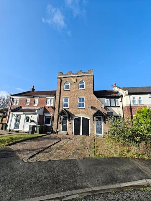 The Castle Villa Killingworth Exterior photo